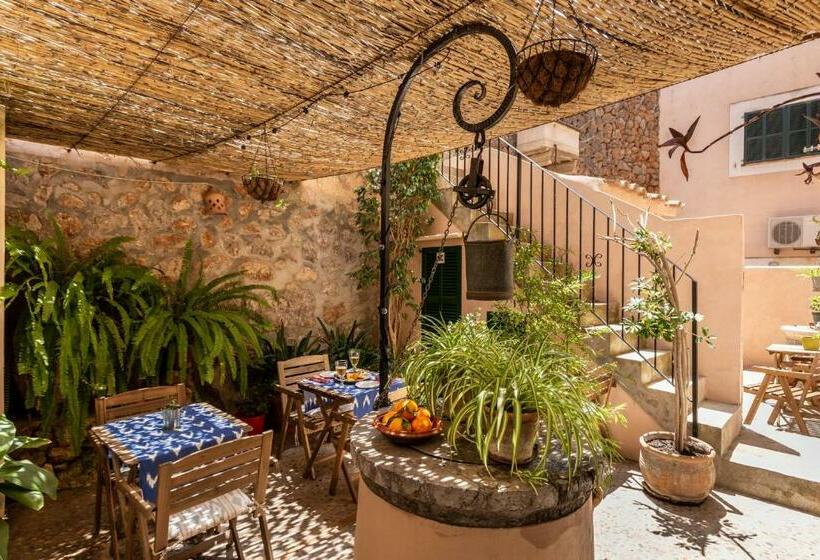 Can Busquets Apartahotel 1