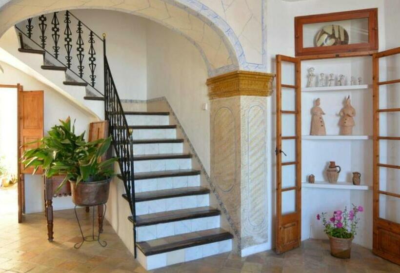 Can Busquets Apartahotel 1