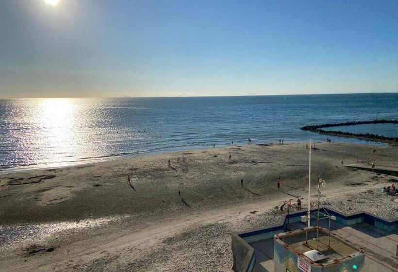 Chambre Tout Confort Avec Commodités Espace Repas Wifi Parking