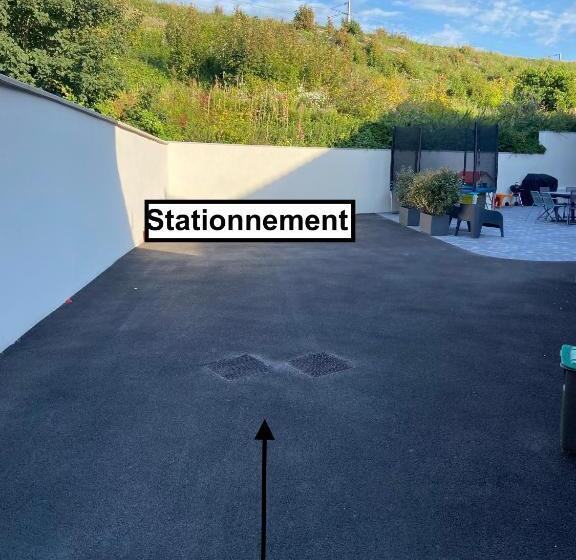 Chambre Tout Confort Avec Commodités Espace Repas Wifi Parking