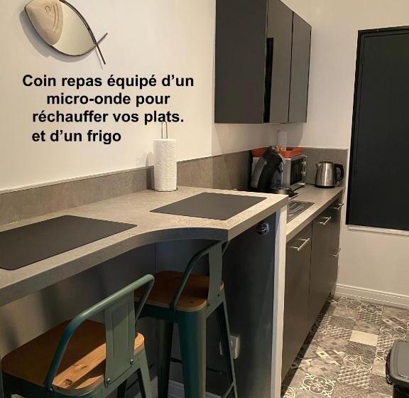 Chambre Tout Confort Avec Commodités Espace Repas Wifi Parking