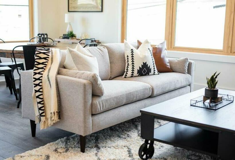 Franklin At M&p View Of Main Street