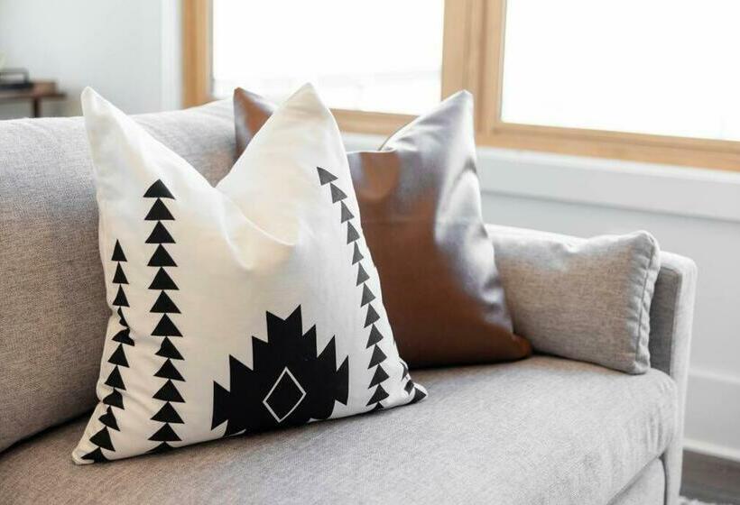 Franklin At M&p View Of Main Street