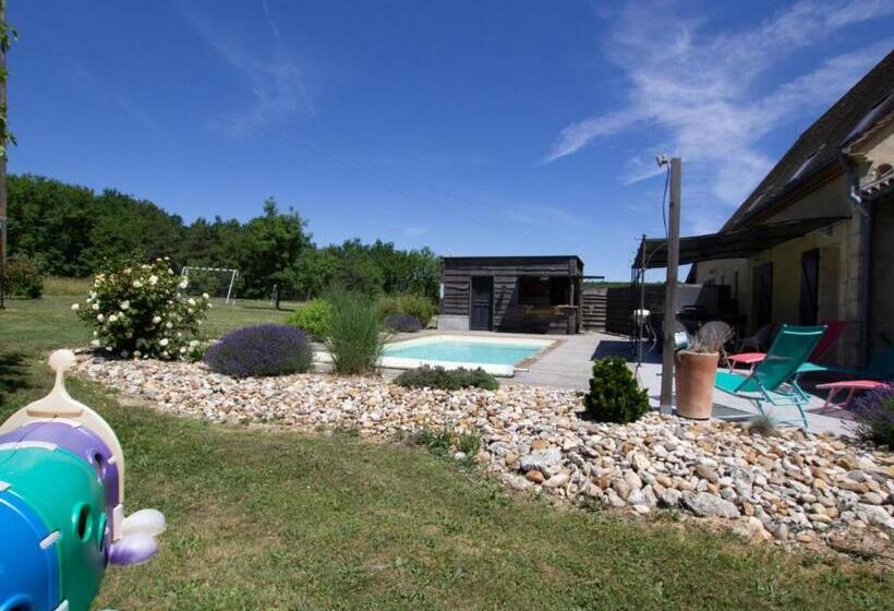 Maison Spacieuse Avec Piscine Chauffée, Grand Jardin Et équipements Bébé En Dordogne   Fr 1 616 267