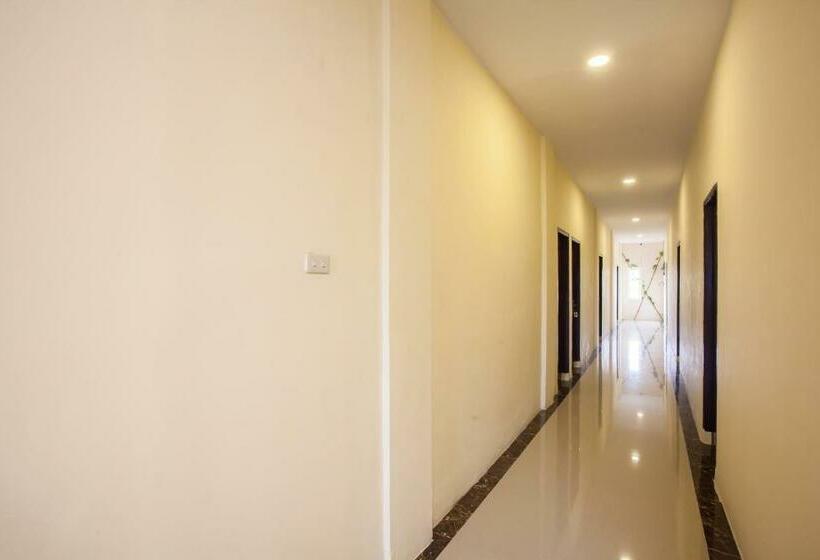 Отель Oyo 2361 Winston