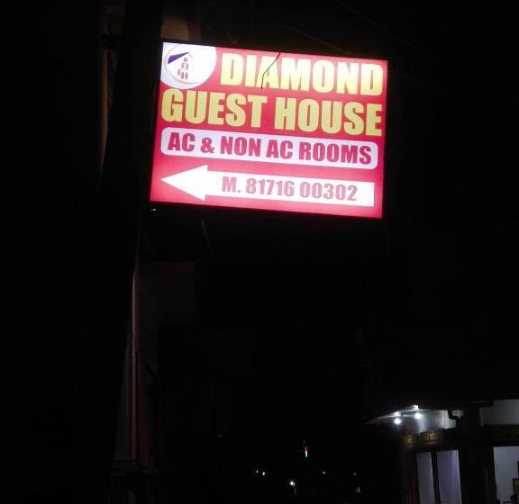 Отель Oyo 87137 Diamond Guest House