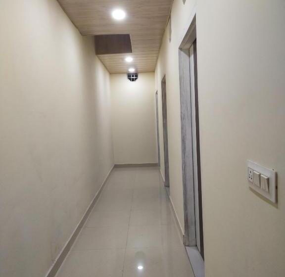 Отель Oyo 87137 Diamond Guest House