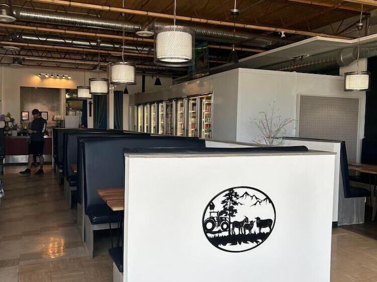 فندق Parkside Inn