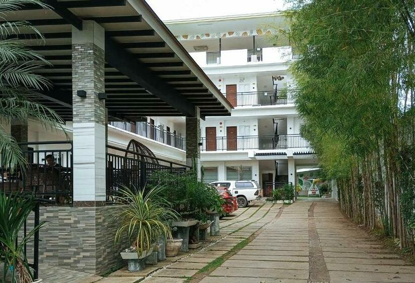 ホテル Reddoorz Plus Park Lay Suites Kidapawan City