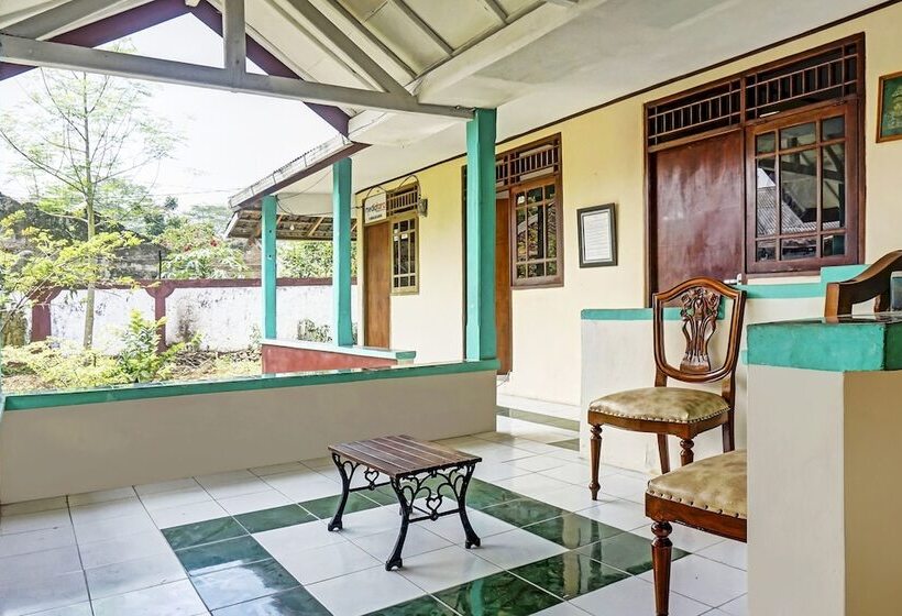 ホテル Spot On 90928 Wisma Asri Putra Syariah