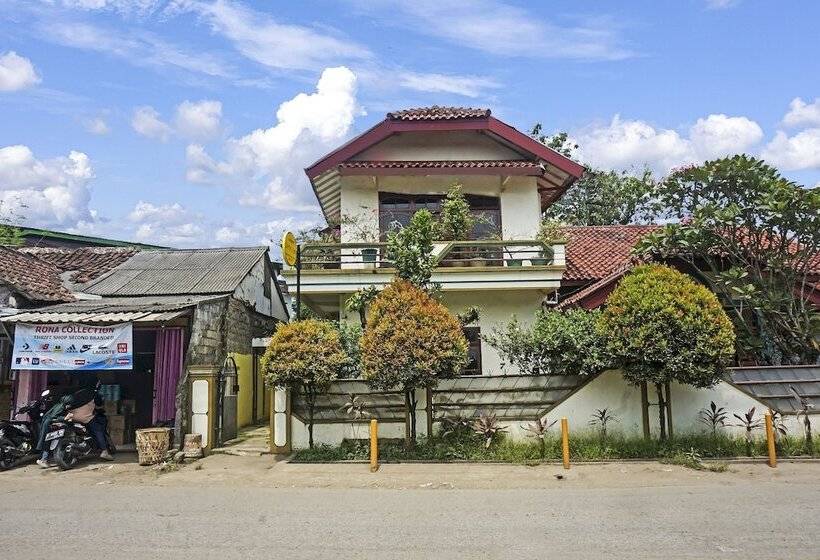 ホテル Spot On 90928 Wisma Asri Putra Syariah