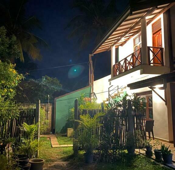 فندق Surf Nest Hiriketiya