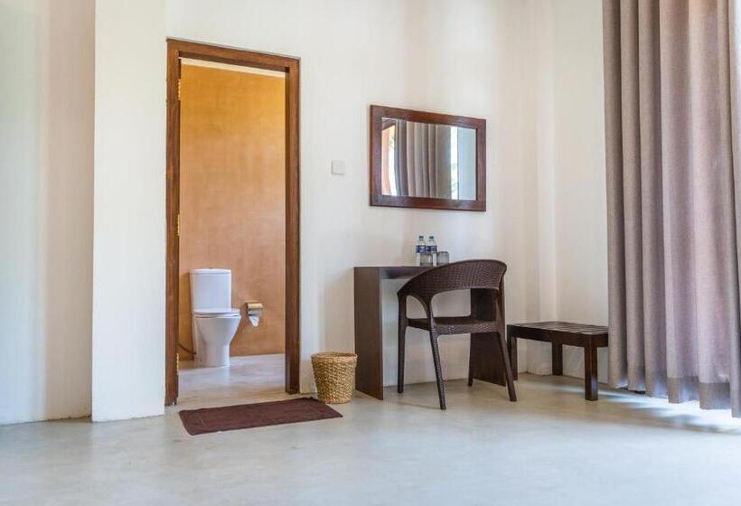 Отель The Atrium Hiriketiya