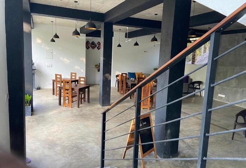 Отель The Atrium Hiriketiya