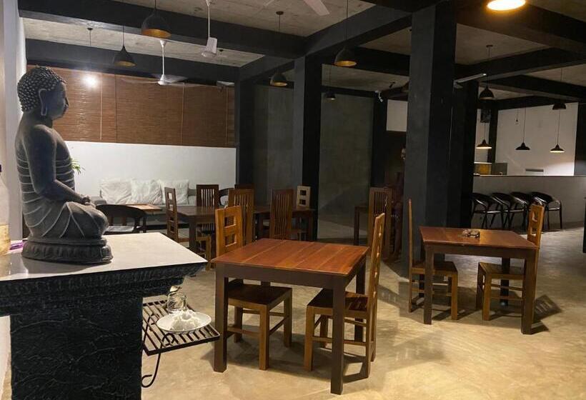 Отель The Atrium Hiriketiya