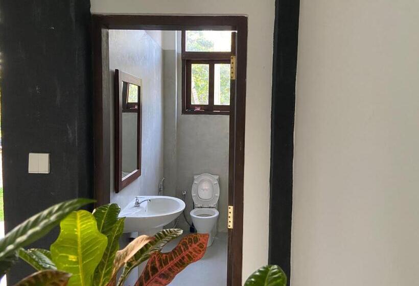 Отель The Atrium Hiriketiya