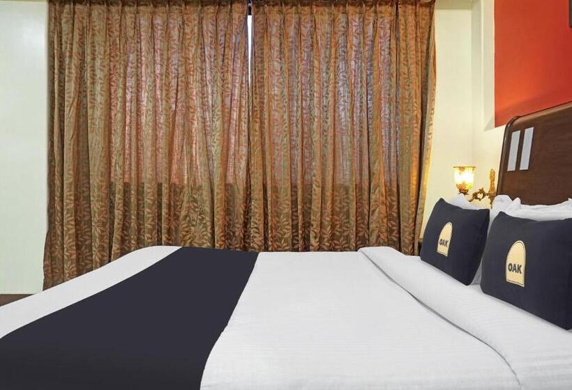 Отель Super Townhouse Oak Gharonda Residency Near Sant Tukaram Nagar Metro Station