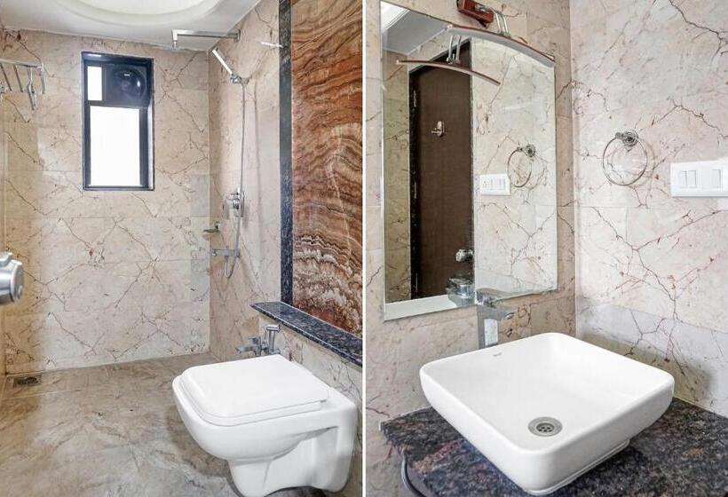 Отель Super Townhouse Oak Gharonda Residency Near Sant Tukaram Nagar Metro Station