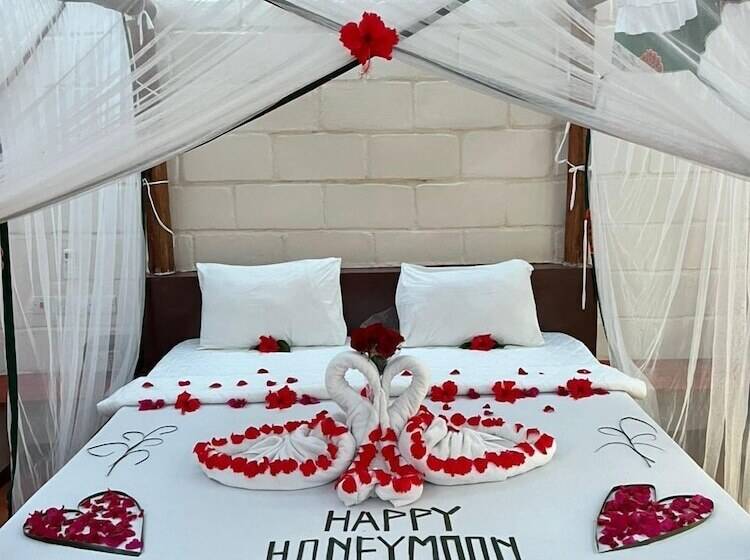 בית מלון כפרי Tropicana Garden