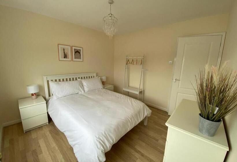 Isle Of Anglesey Spacious Home