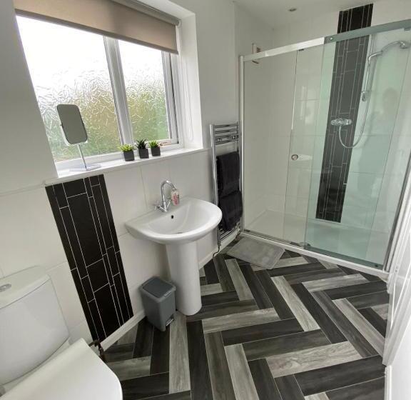 Isle Of Anglesey Spacious Home