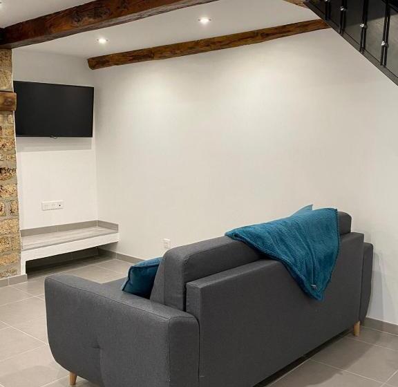 Maison Individuelle à Chanac 2 Chambres 1 Canapé Lit Wifi Gratuit