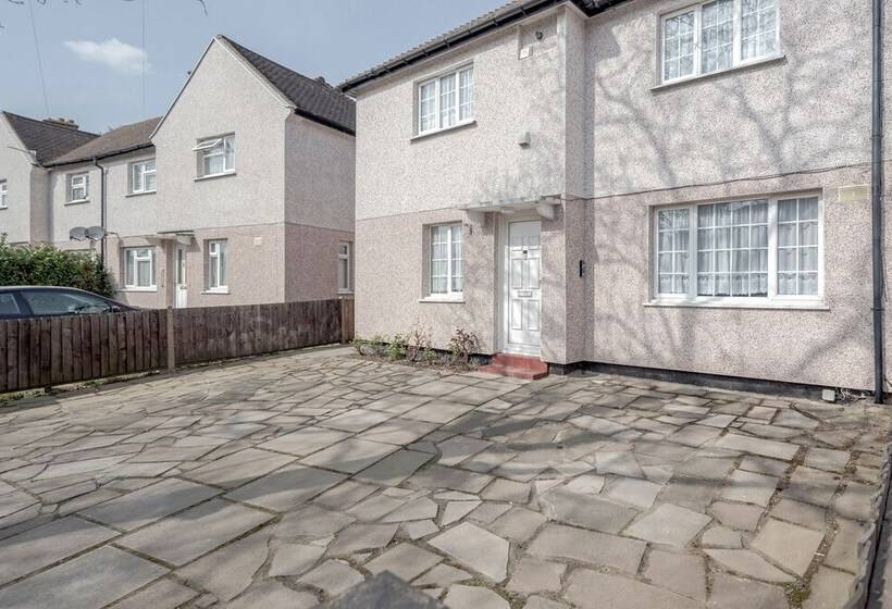 Mpl Apartments Woodside House By Harry Potter Studios