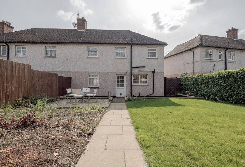 Mpl Apartments Woodside House By Harry Potter Studios