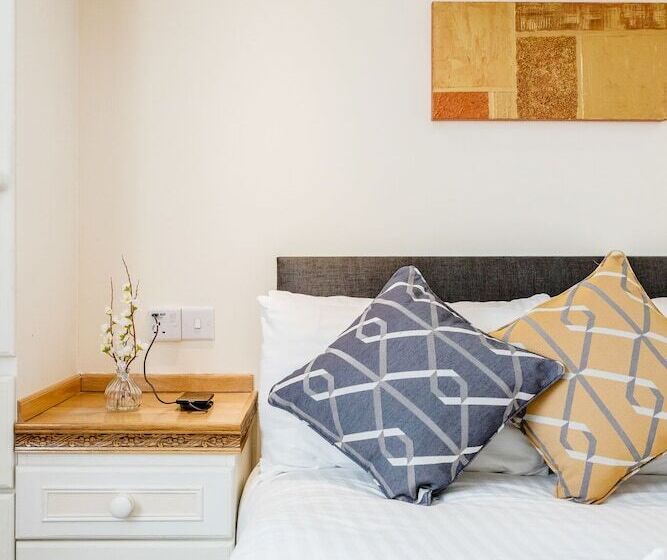 Mpl Apartments Woodside House By Harry Potter Studios