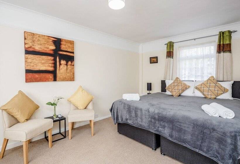 Mpl Apartments Woodside House By Harry Potter Studios