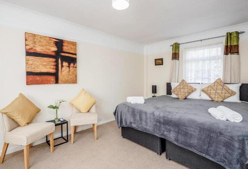 Mpl Apartments Woodside House By Harry Potter Studios