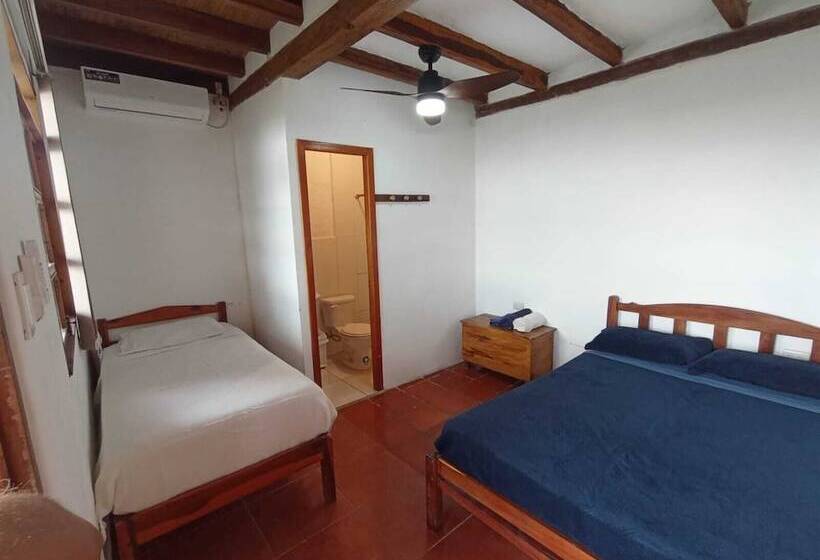 پانسیون Hostal Solemare