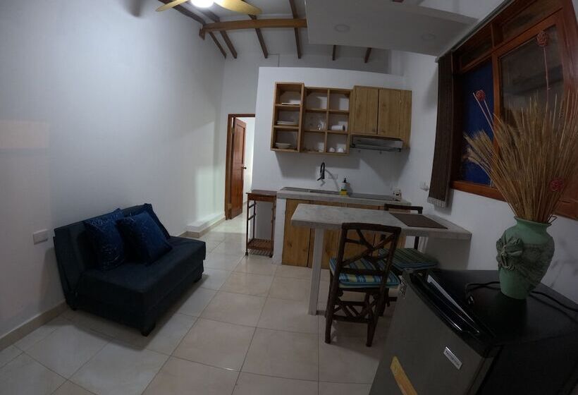 پانسیون Hostal Solemare