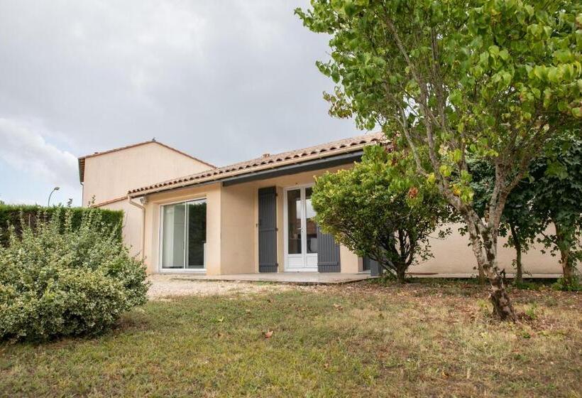 Plain Pied Climatisé Piscine Idéalement Situé