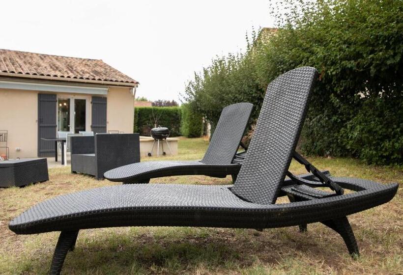 Plain Pied Climatisé Piscine Idéalement Situé