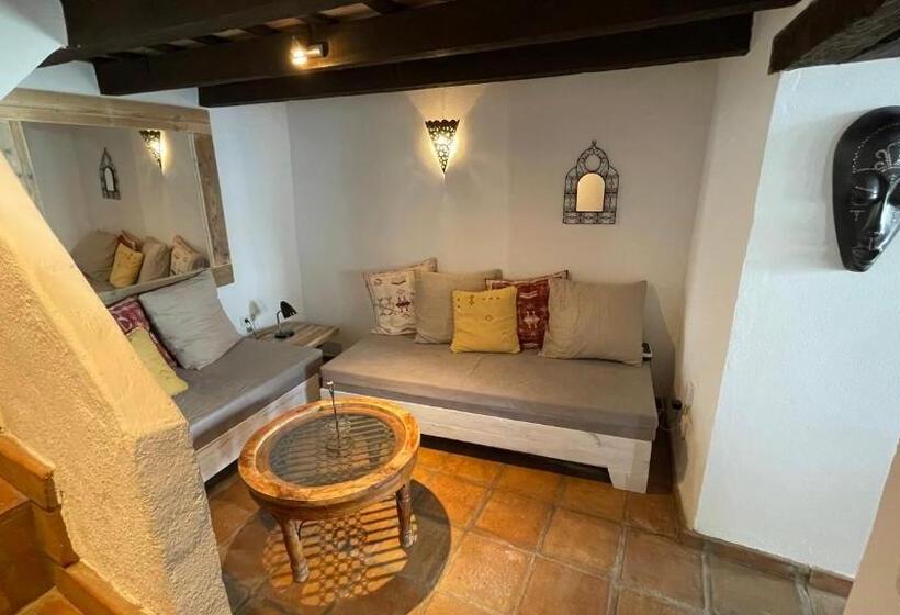 Preciosa Casa De Pueblo Con Vistas Y Patio