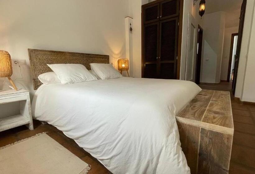 Preciosa Casa De Pueblo Con Vistas Y Patio