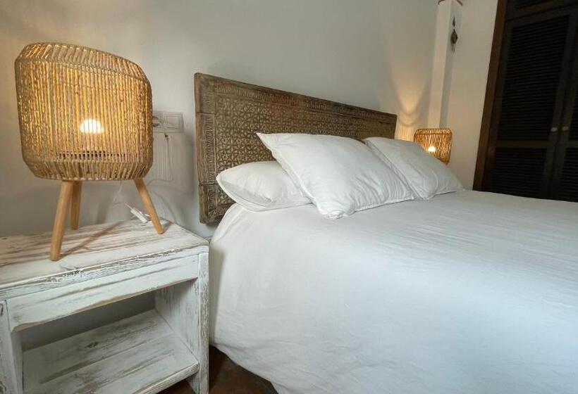 Preciosa Casa De Pueblo Con Vistas Y Patio