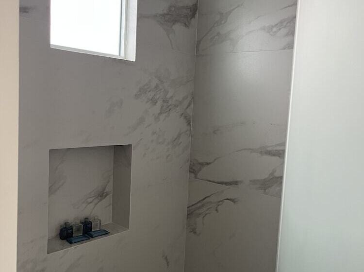 The Cove Boutique Hotel Adults Only