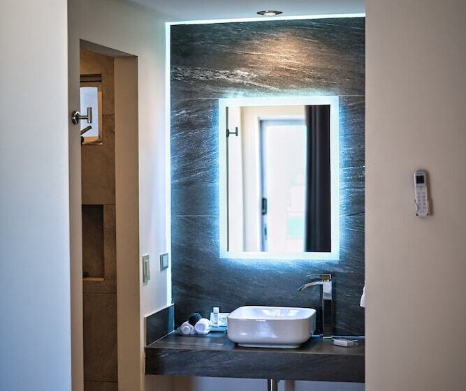 The Cove Boutique Hotel Adults Only