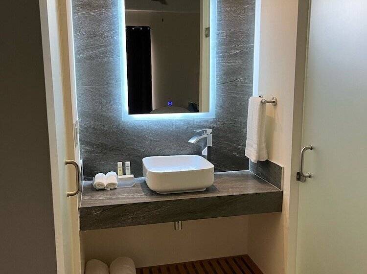 The Cove Boutique Hotel Adults Only