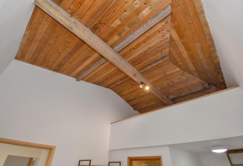 The Flint Barn At Quex Park Estate