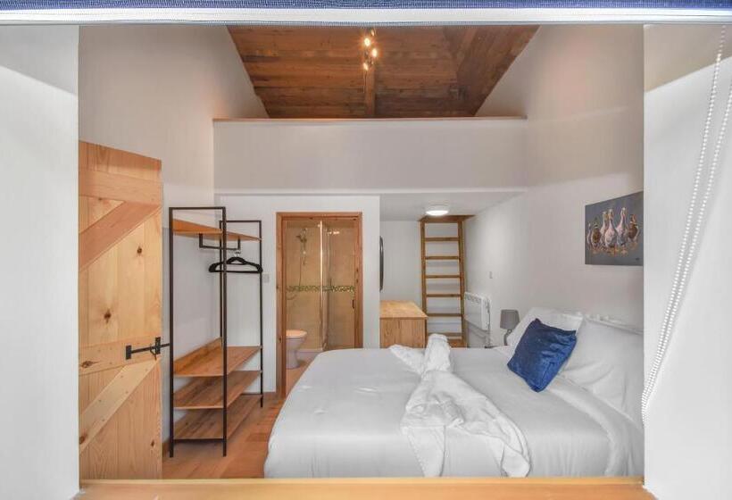 The Flint Barn At Quex Park Estate