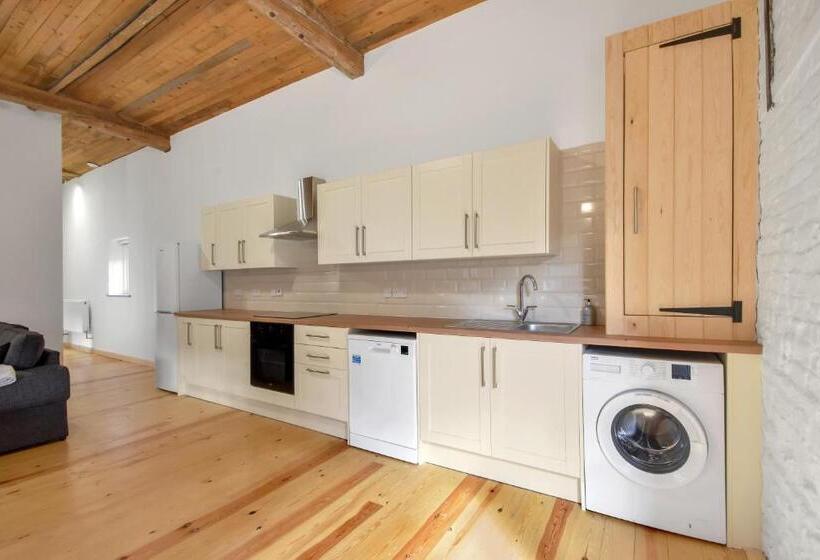 The Flint Barn At Quex Park Estate