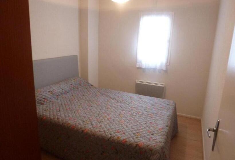 Au Centre Du Village