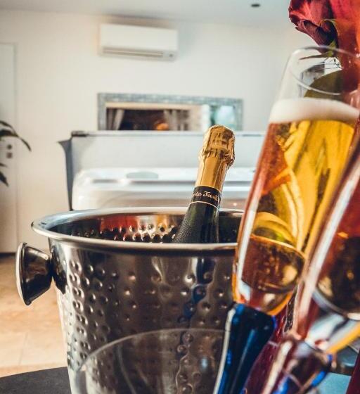 צימר Chambre D Hôte Avec Spa Privatif Domaine Les Nuits Envôutées   Gard