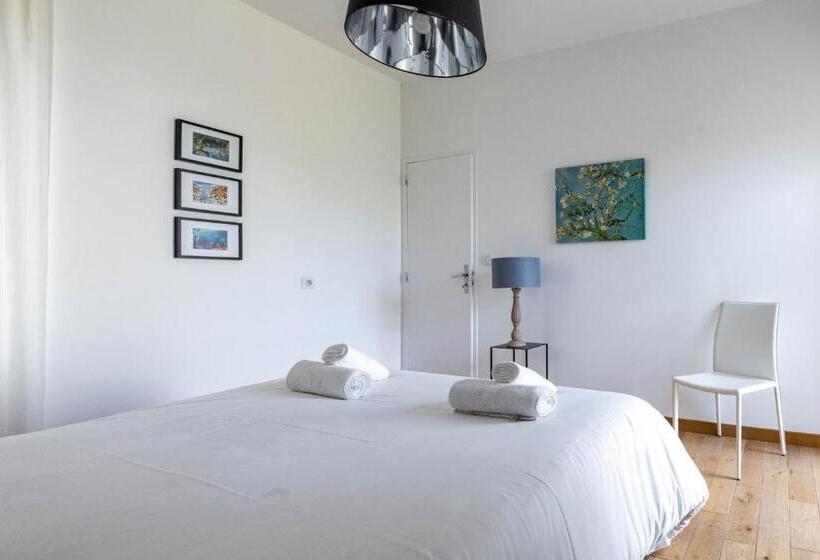 Belle Maison Familiale Contemporaine Avec Piscine