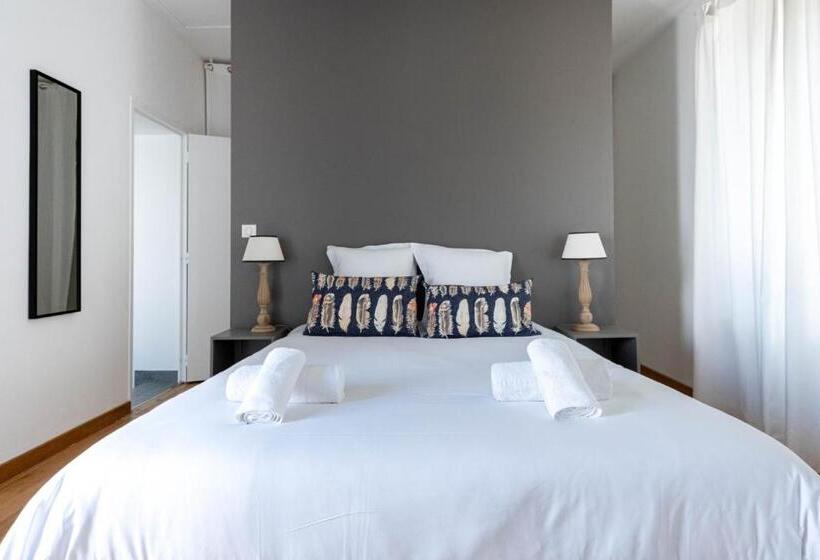 Belle Maison Familiale Contemporaine Avec Piscine