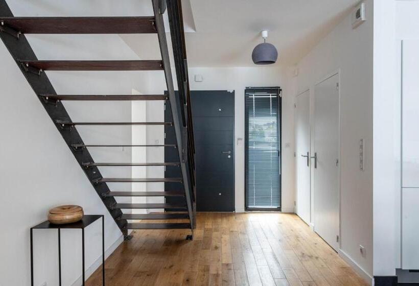 Belle Maison Familiale Contemporaine Avec Piscine