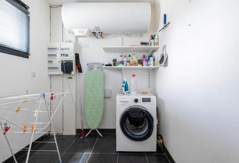 Belle Maison Familiale Contemporaine Avec Piscine